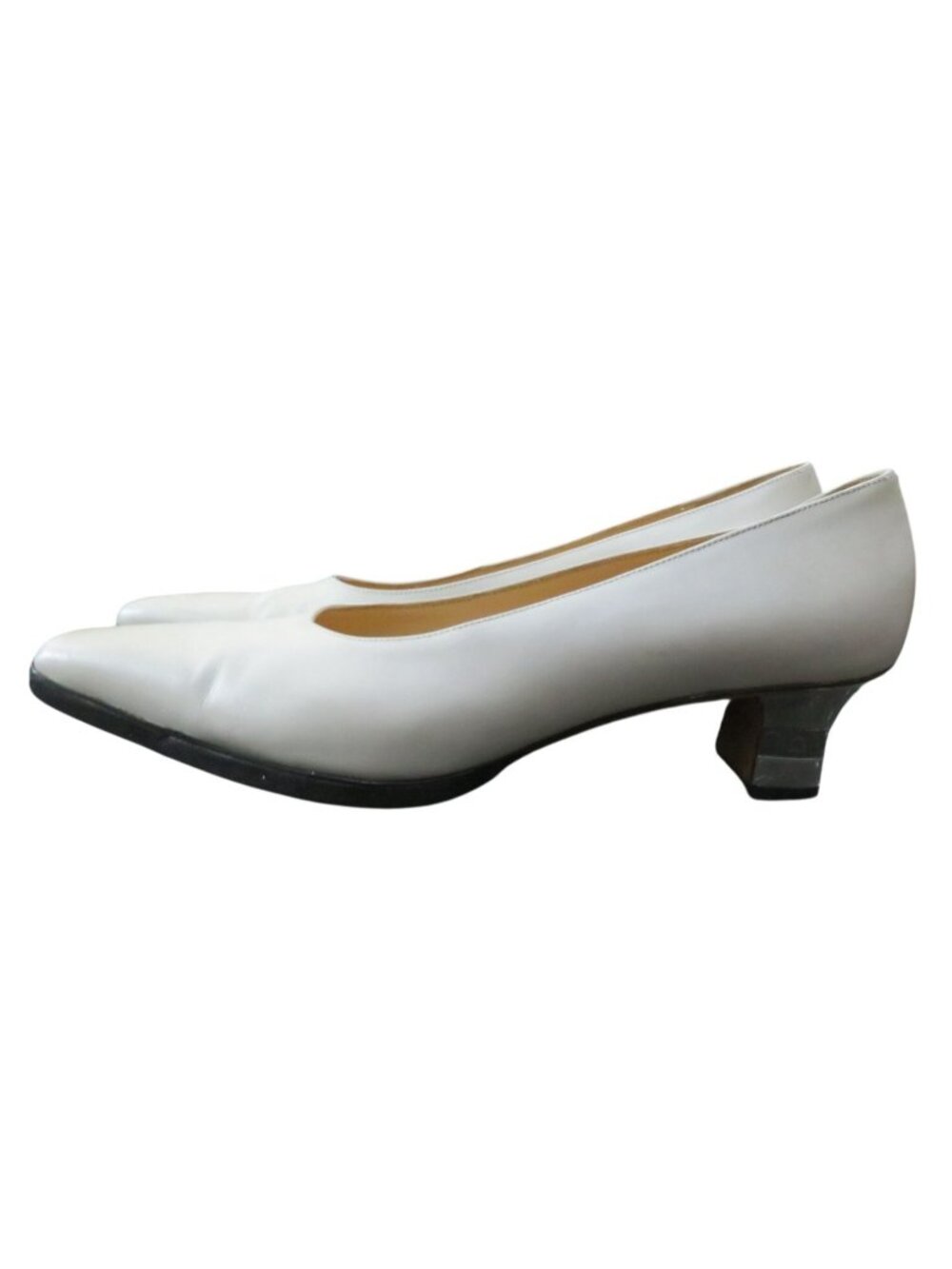 Salvatore Ferragamo READ! Italian Leather Kitten Heel Pumps 6.5 VTG new soles